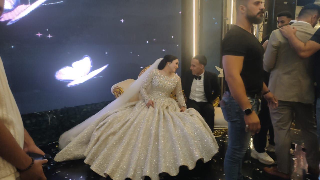 ناصر منسى وعروسته ناصر منسى وعروسته