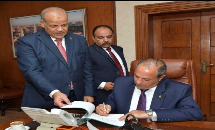 محافظ بورسعيد يعتمد نتيجة الشهادة الإعدادية بنسبة نجاح 85%