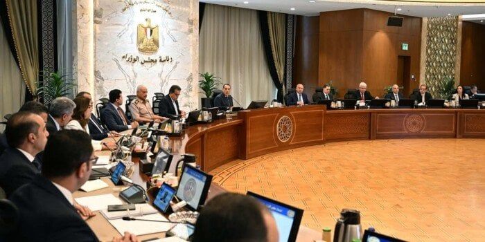 «الوزراء» ينفي طرح وزارة العمل إعلانات وظائف «من المنزل»