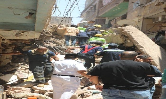 انهيار عقارين بحدائق القبة: جهود الإنقاذ تتواصل بعد استخراج 12 شخصًا ووجود حالتي وفاة