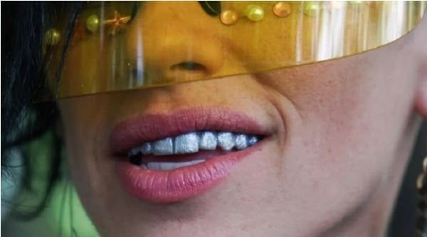 «تشبه الطبيعية تمامًا».. ابتكار تقنية جديدة لزراعة أسنان حية