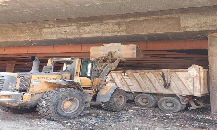 رفع 650 طنًّا من المخلفات والرتش من نفق الفكهانية بحي العمرانية