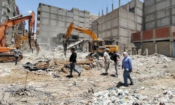 حملات مكبرة لإزالة مخالفات البناء بحي أول المنتزة في الإسكندرية