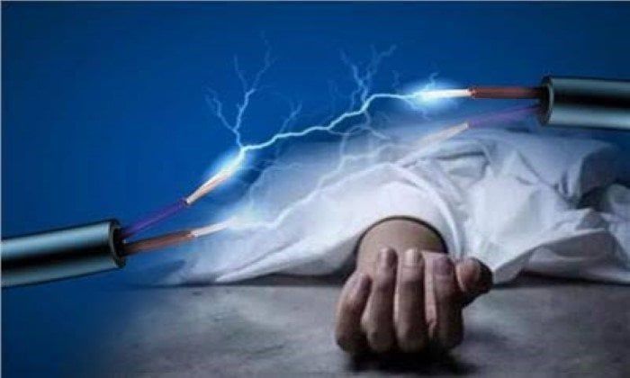 مصرع شاب صعقًا بالكهرباء أثناء تركيب «فِراشة» فوق عمود إنارة في الفيوم