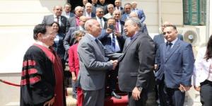 محافظ القاهرة يستقبل رئيس الطائفة الإنجيلية للتهنئة بعيد الأضحى