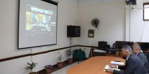عبر الفيديو كونفراس.. محافظ أسوان لوزير التعليم:«امتحانات الثانوية تحت السيطرة وبلا معوقات»