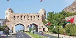 عُمان تقر ضريبة دخل بنسبة 5% على الأفراد بدءاً من 2028