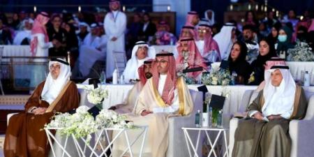 سعود بن جلوي يرعى حفل تخريج الدفعة الرابعة لطلاب وطالبات كلية جدة العالمية الأهلية