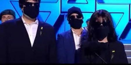 مقطع فيديو يكشف لحظة تكريم الموساد للعملاء الثلاثة المسؤولين عن عملية ”البيجر” ضد حزب الله