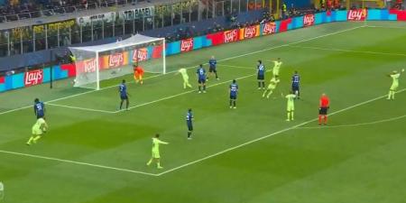 شاهد.. برشلونة يقلص الفارق أمام إنتر بهدف إيرك جارسيا