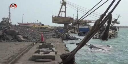 مليشيا الحوثي تعلن إعادة تشغيل ميناء الحديدة عبر تعرضه لقصف إسرائيلي مدمر