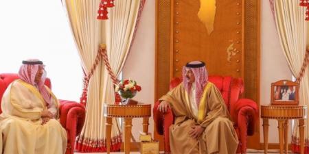 ملك البحرين يستقبل وزير التعليم