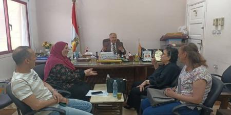 توزيع مشروعات تمكين اقتصادي للسيدات ببنى سويف