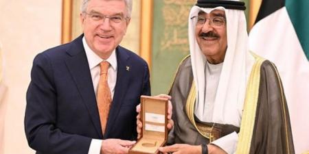 أمير الكويت يستقبل رئيس اللجنة الأولمبية الدولية واللجان الخليجية