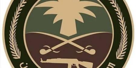 القبض على 3 مخالفين لنظام أمن الحدود لترويجهم مادتي الحشيش والإمفيتامين المخدرتين وأقراصًا خاضعة لتنظيم التداول الطبي