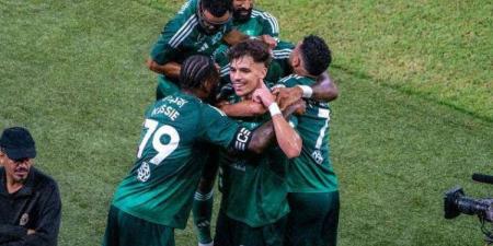 أهلي جدة يجتاز الخلود برباعية في شوط واحد بدوري روشن