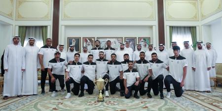 راشد بن حمدان يستقبل فريق الطائرة وأعضاء مجلس إدارة نادي النصر