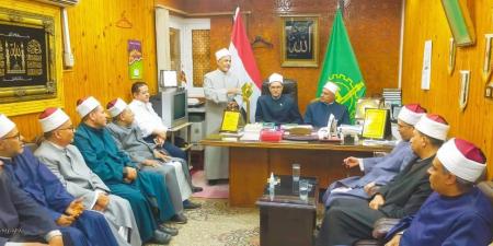 اوقاف القليوبية تكرم مدير المتابعة لجهوده