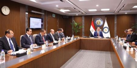 بدوي: الاستفادة من تجارب تطبيق الذكاء الاصطناعي في إدارة الحقول 