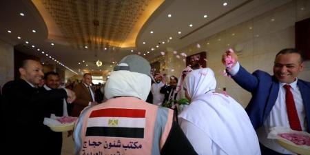 ورود وأناشيد وفرحة.. استقبال مهيب لحجاج القرعة في المدينة المنورة (فيديو)