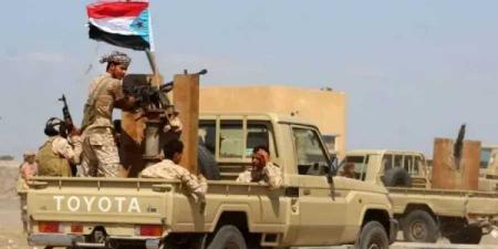 مقتل وإصابة مواطنين إثر انفجار على خط عام جنوبي اليمن