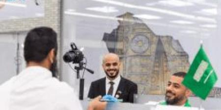 منسوبو الجوازات يعبّرون عن فخرهم بالمشاركة في مبادرة "طريق مكة" من مطار دكا