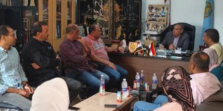 مدير "شباب مطروح" يستقبل لجنة المراجعة والحوكمة بوزارة الشباب والرياضة 