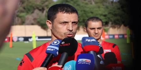 مدرب المنتخب الوطني لكرة القدم يؤكد أهمية المباراة المقبلة أمام منتخب سلطنة عمان
