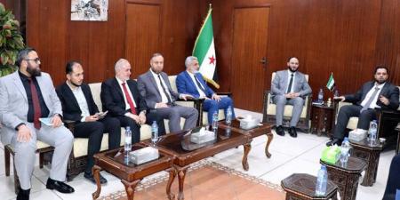 وزير الأشغال العامة يناقش مع محافظ حلب إعادة تأهيل المباني في المدينة