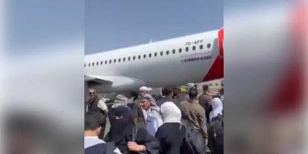 أول فيديو للانفجار العنيف الذي هز مطار صنعاء الدولي والكشف عن السبب