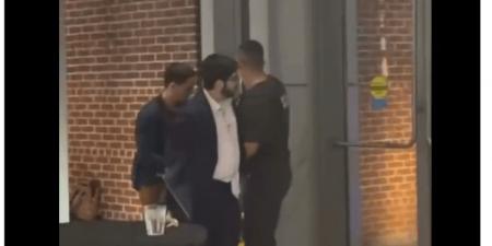 بالفيديو.. شاهد كيف ظهر مطلق النار علي موظفين السفارة الإسرائيلية في واشنطن لحظة القبض عليه