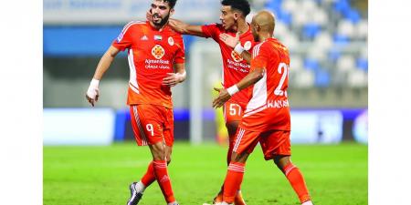 أزارو: وجود لاعبي المغرب في دوري الإمارات يزيدني فخراً