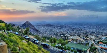فضيحة جديدة في مستشفيات تعز.. طفلة تتعرض للحريق وغياب الطواقم الطبية يثير استياء الأهالي