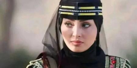 الفنانة أشواق علي تُشيد بشهامة يمني أعاد هاتفها: ”شعبي عظيم رغم الظروف”