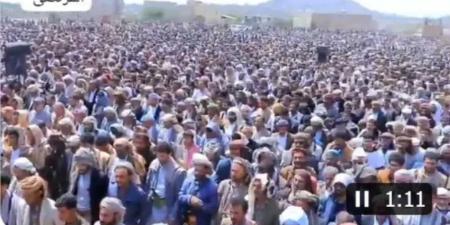 مشاهد مهيبة مناهضة للحوثيين في صنعاء تُشعل تفاعل الشرعية وتُجدد حنينها للعودة [شاهد]