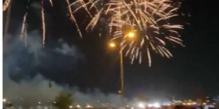 سماء عمّان تتزين بالألعاب النارية احتفالاً بالاستقلال .. فيديو
