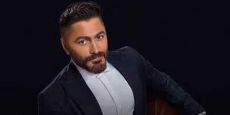 تامر حسني يحذر من حفل وهمي ينتحل اسمه 
