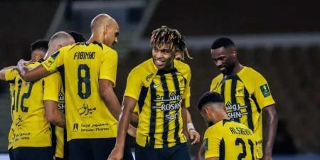 قمة الحماس تشتعل: تعرف على معلق مباراة الاتحاد والقادسية والقنوات الناقلة لنهائي كأس الملك