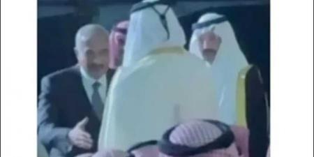 بالفيديو .. ماذا فعل الوزير القطري مع هشام طلعت مصطفى في مؤتمر السعودية ؟ (التريند)
