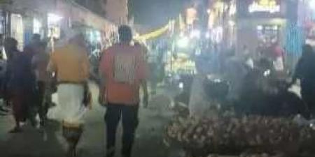 الحر الشديد والاختناق يدفعان أهالي الشيخ عثمان إلى الهروب من منازلهم بحثاً عن هواء نقي
