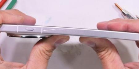 اختبار الانحناء لهاتف Oppo Find X8 Ultra يكشف عن نقطة ضعف واضحة