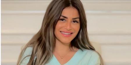 شاهد.. منة فضالي تشارك متابعيها بإطلالة جريئة على إنستجرام