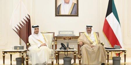ولي العهد الكويتي يستقبل رئيس مجلس الوزراء ورئيس وزراء ووزير خارجية دولة قطر