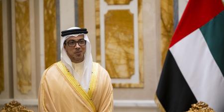 منصور بن زايد يغادر الكويت في ختام زيارته الرسمية