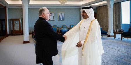 وزير المالية يبحث مع نظيره القطري في الدوحة آليات تطوير التعاون بين البلدين