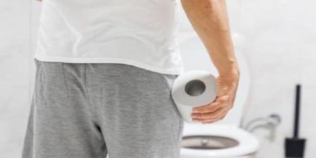 مشكلات صحية يشير إليها لون البراز
