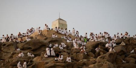 مشعر عرفات.. قلب الحج النابض وموقف عظيم يشهد على توحيد الصفوف