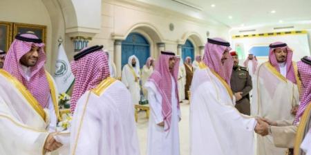 أمير منطقة الجوف يستقبل المهنئين بعيد الأضحى