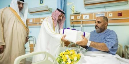 وكيل إمارة القصيم يعايد المرضى المنومين بمناسبة عيد الأضحى