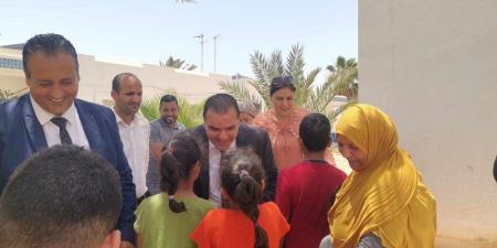 والي صفاقس يشارك أطفال قرية "س و س" المحرس فرحة عيد الأضحى